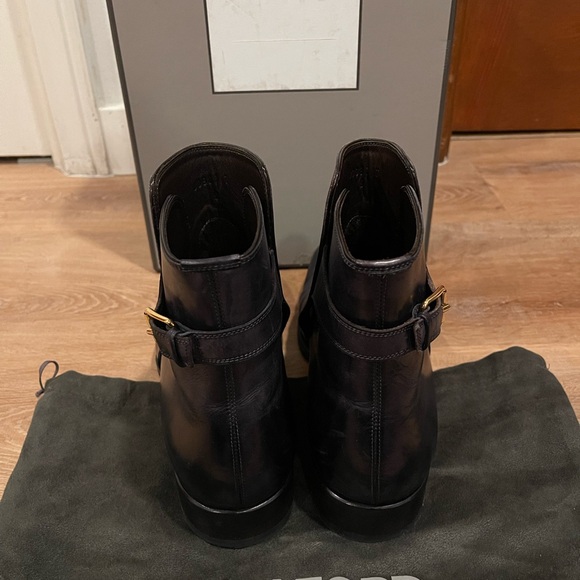 Size 9- Authentic Tom Ford Leather Boots with box and cover - Picture 4 of 10